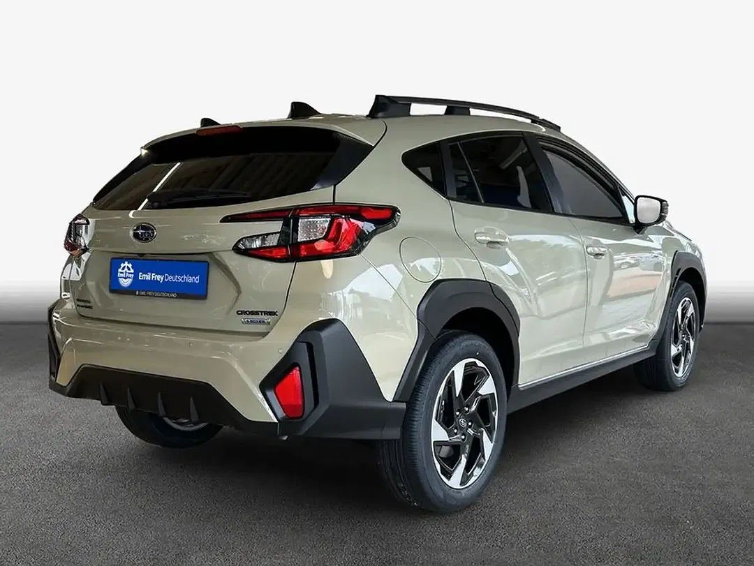 Subaru Crosstrek - Thumbnail 2