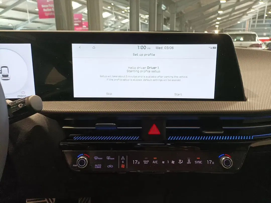 Kia EV6 - Thumbnail 11