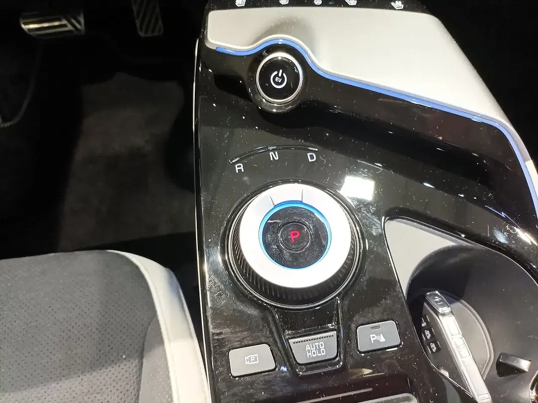 Kia EV6 - Thumbnail 12