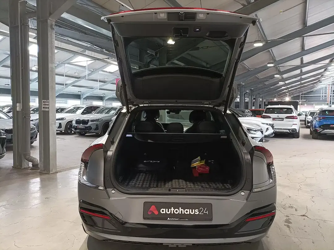Kia EV6 - Thumbnail 6