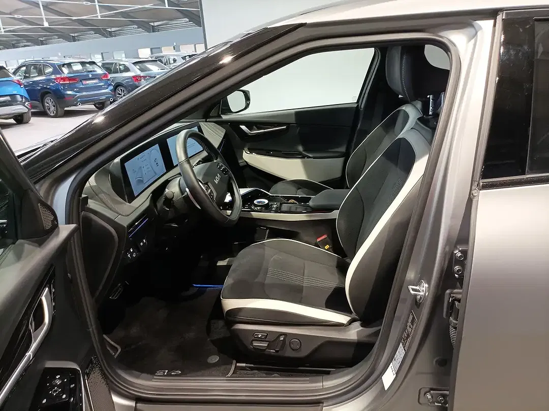 Kia EV6 - Thumbnail 8