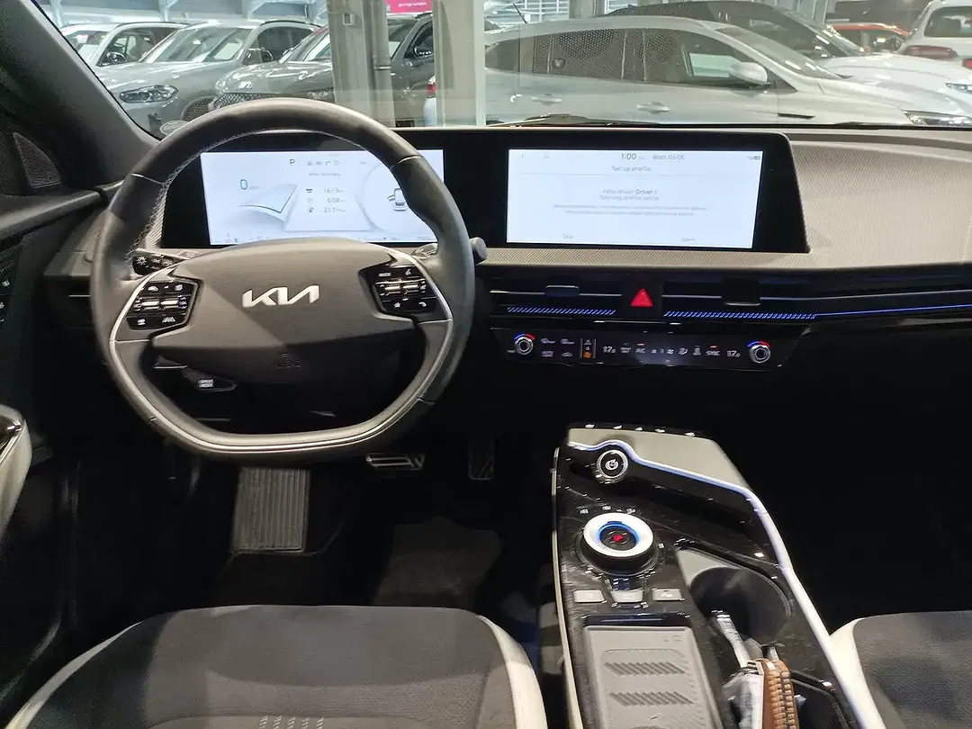 Kia EV6 - Thumbnail 9