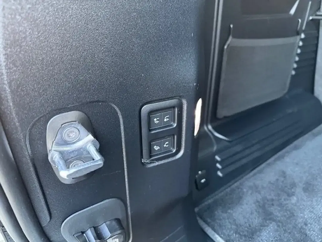 Land Rover Defender - Thumbnail 12
