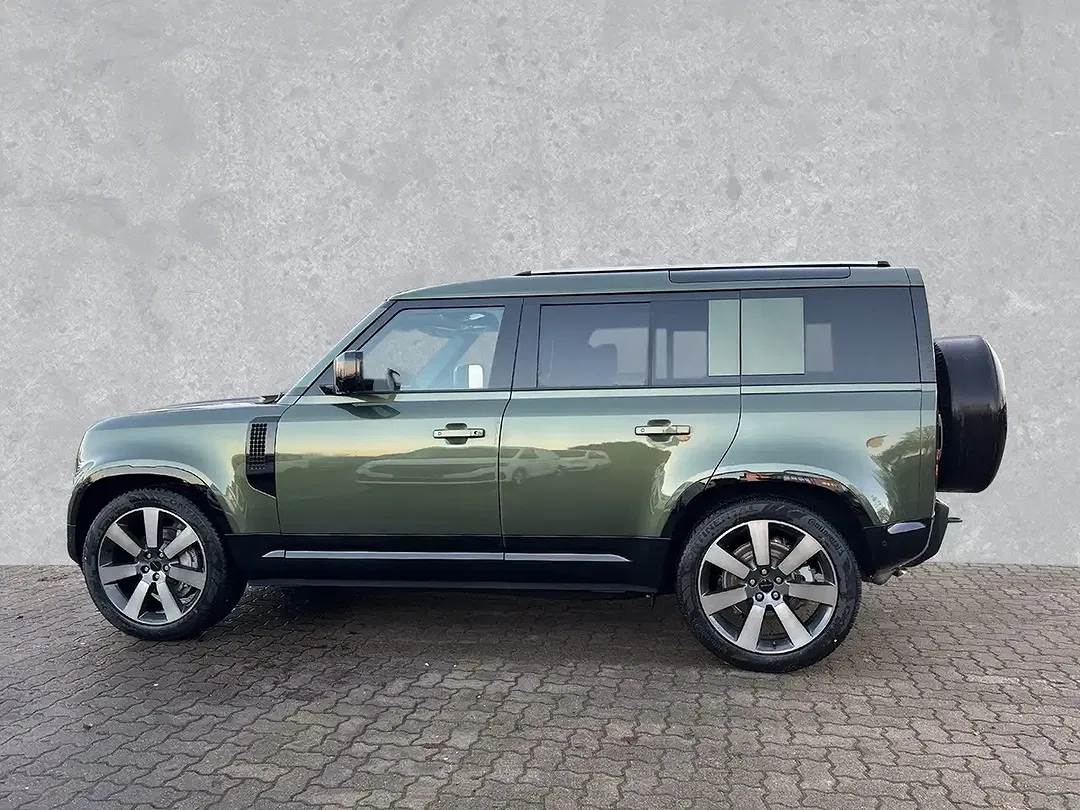 Land Rover Defender - Thumbnail 2