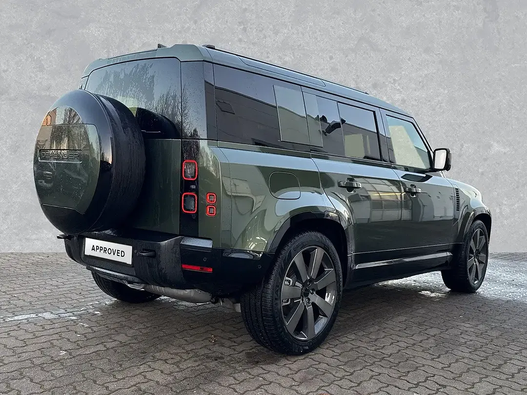Land Rover Defender - Thumbnail 3