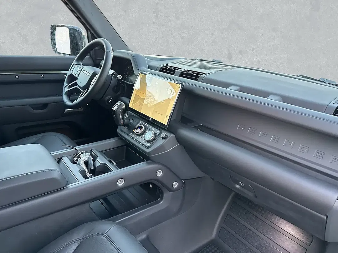 Land Rover Defender - Thumbnail 7