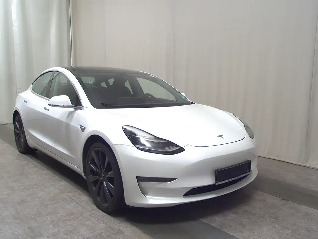 Tesla Model 3 AWD Dual Motor Performance