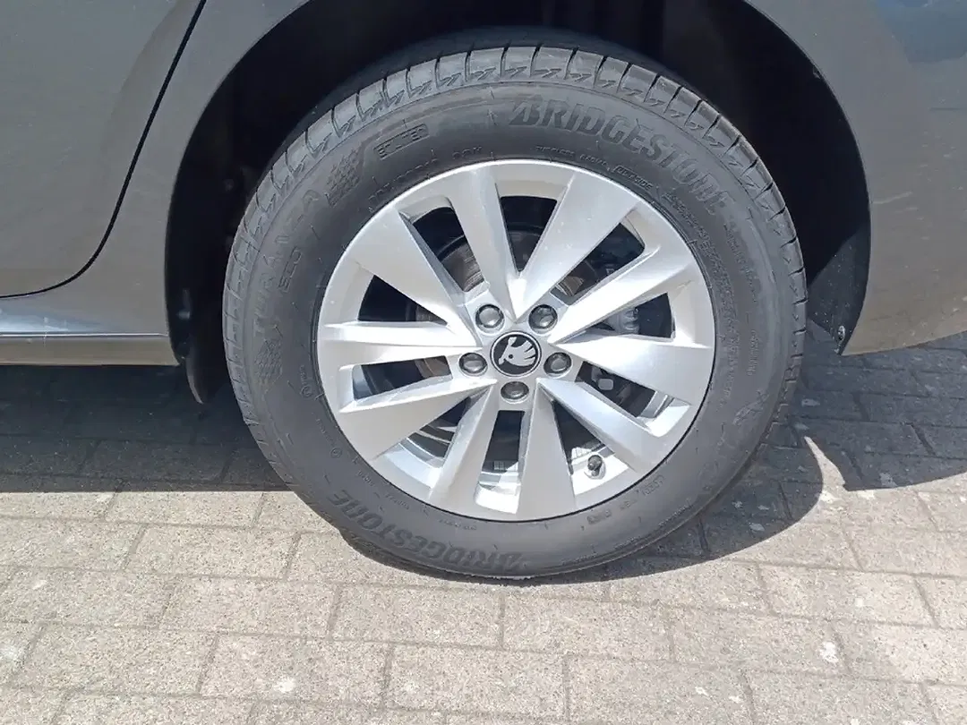 Skoda Kamiq - Thumbnail 5