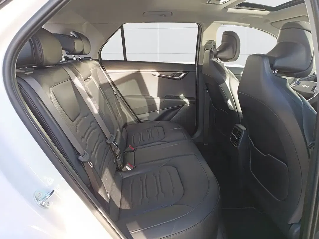 Kia Niro - Thumbnail 12