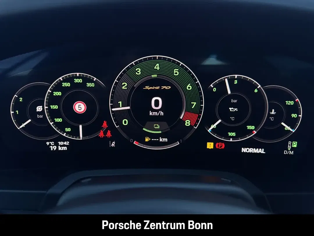 Porsche 992 - Thumbnail 11