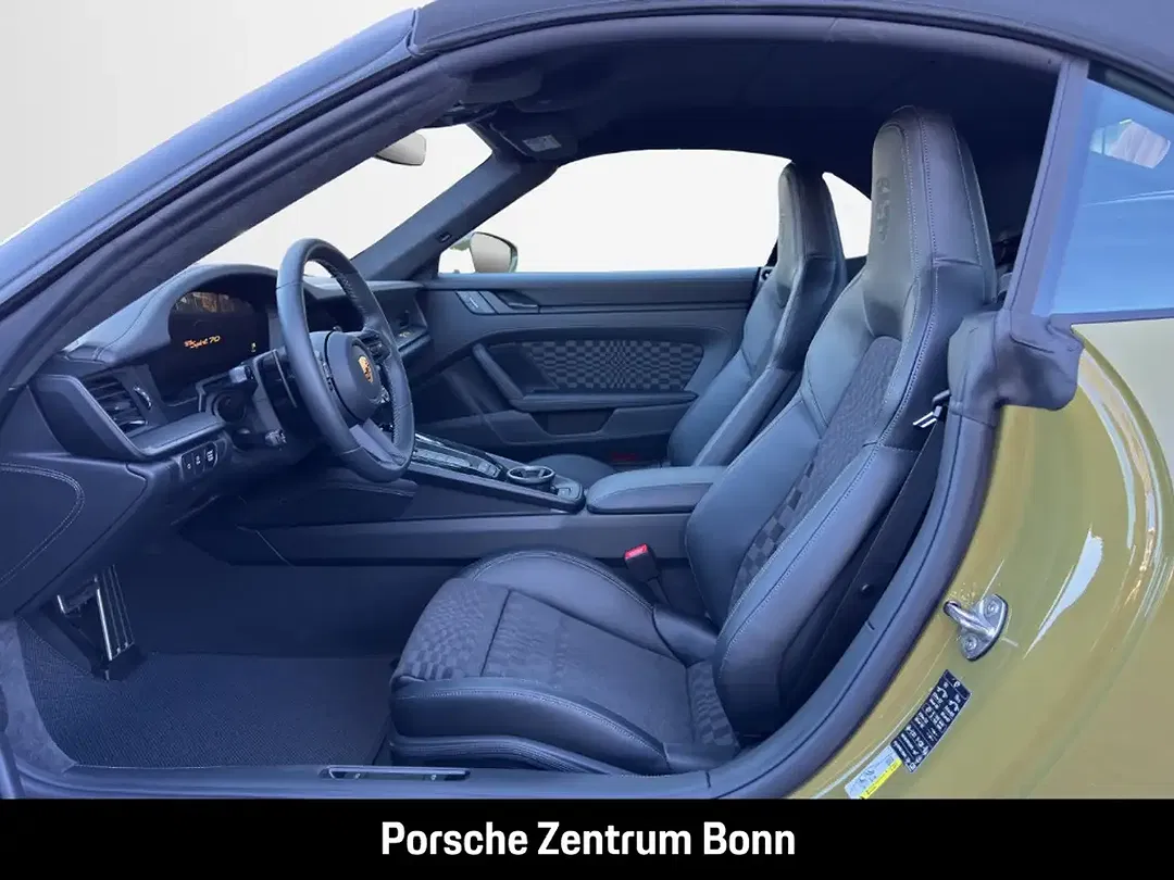 Porsche 992 - Thumbnail 9
