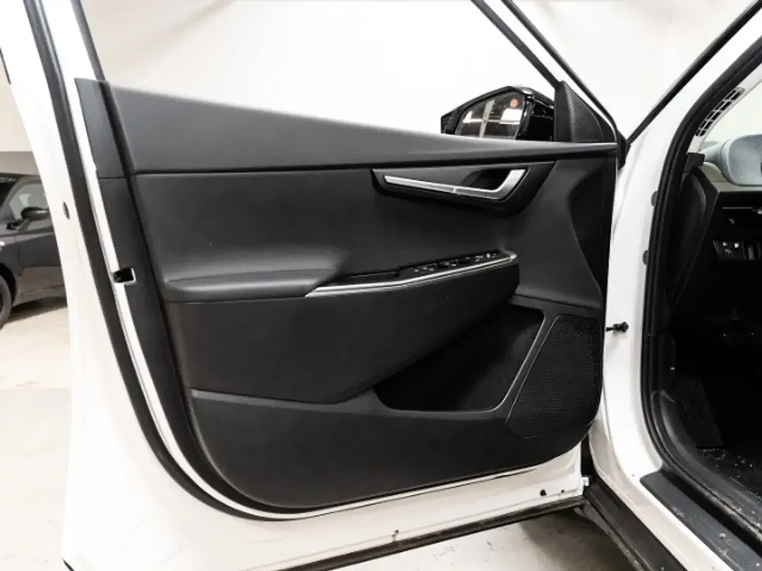 Kia EV6 - Thumbnail 14