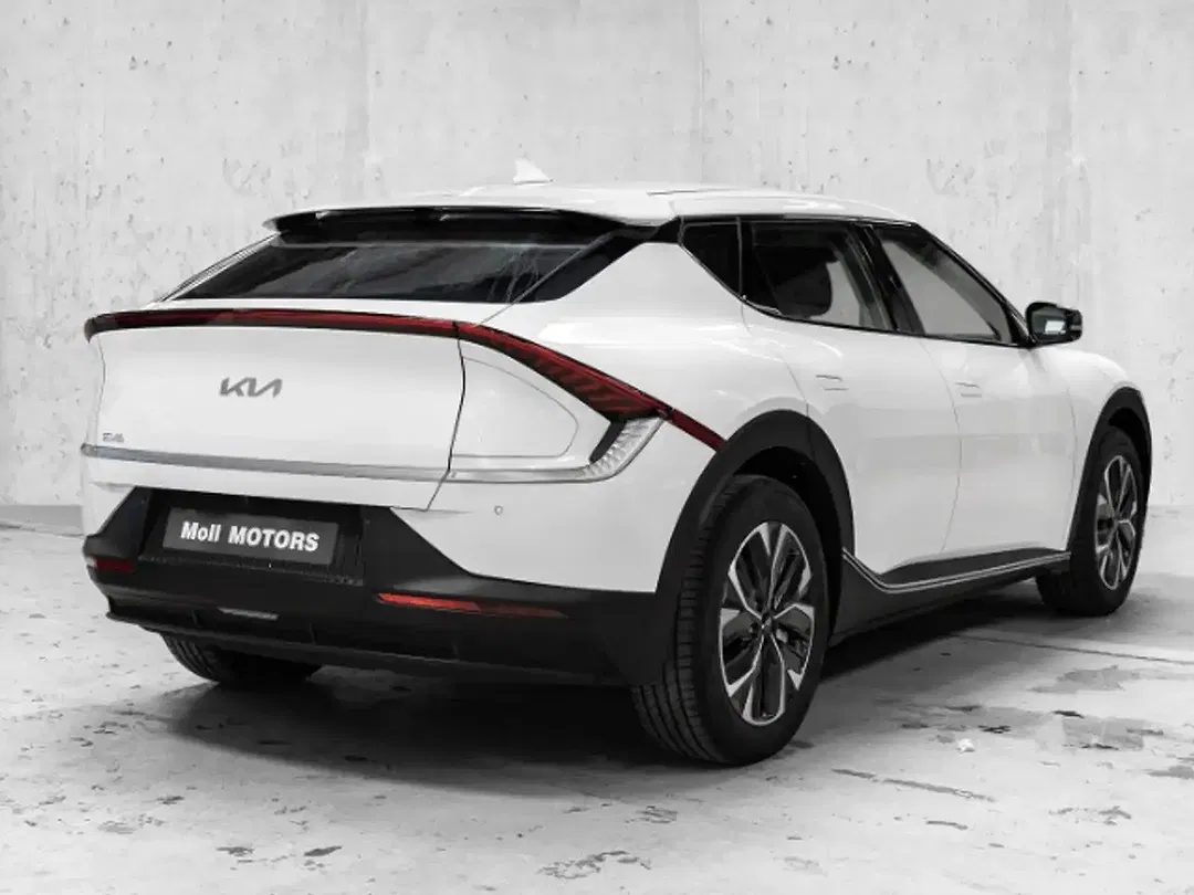 Kia EV6 - Thumbnail 2