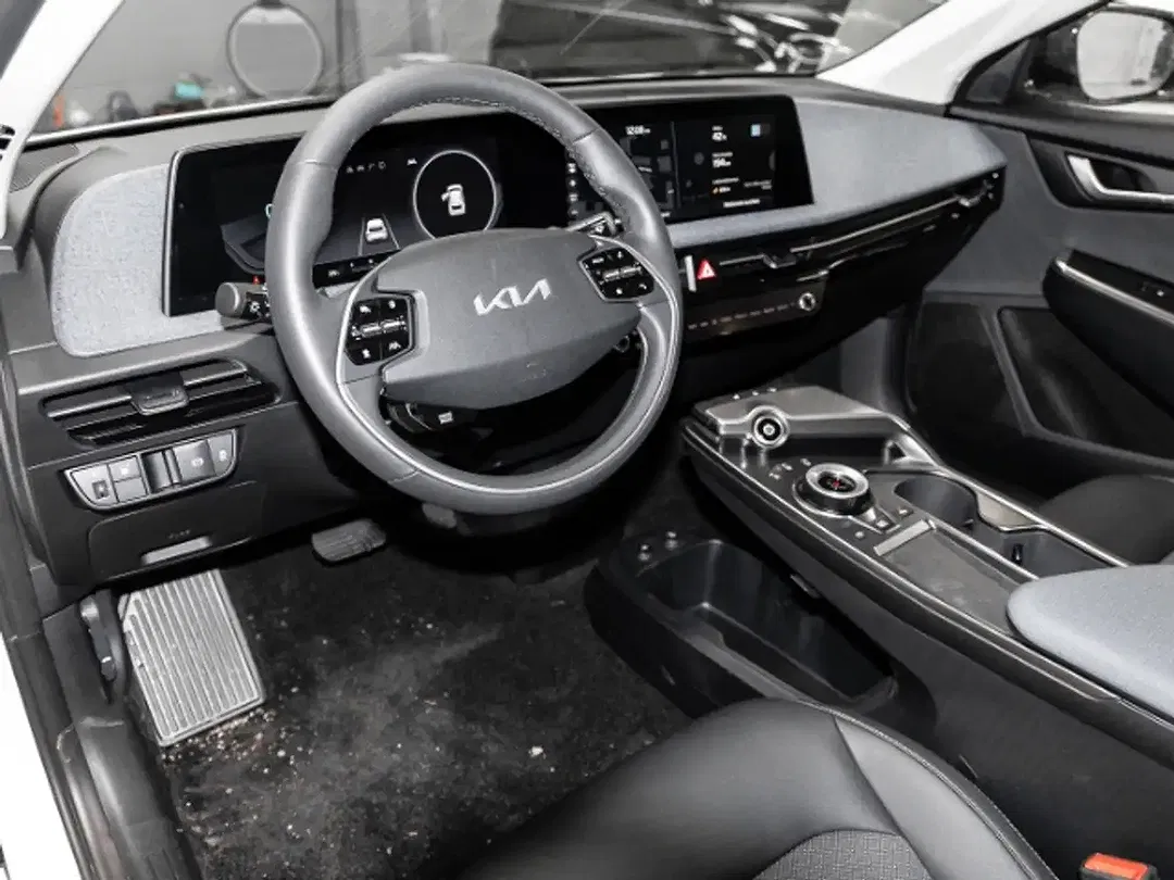 Kia EV6 - Thumbnail 6