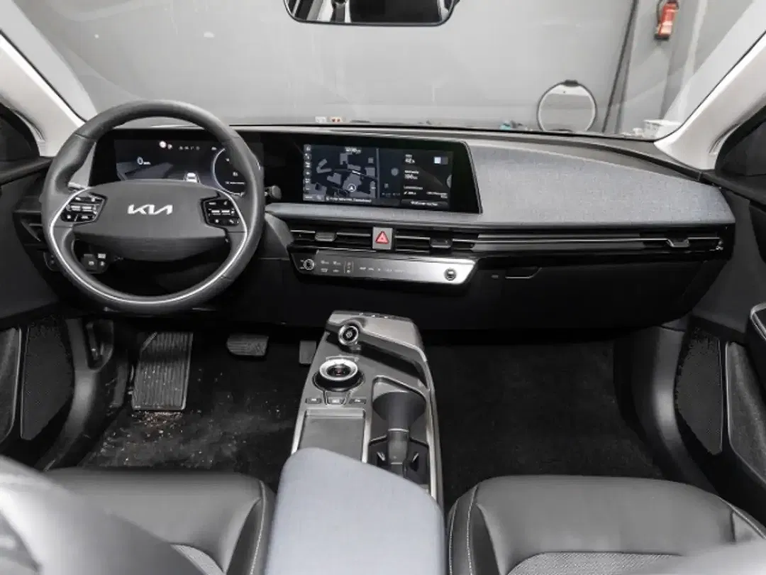 Kia EV6 - Thumbnail 7