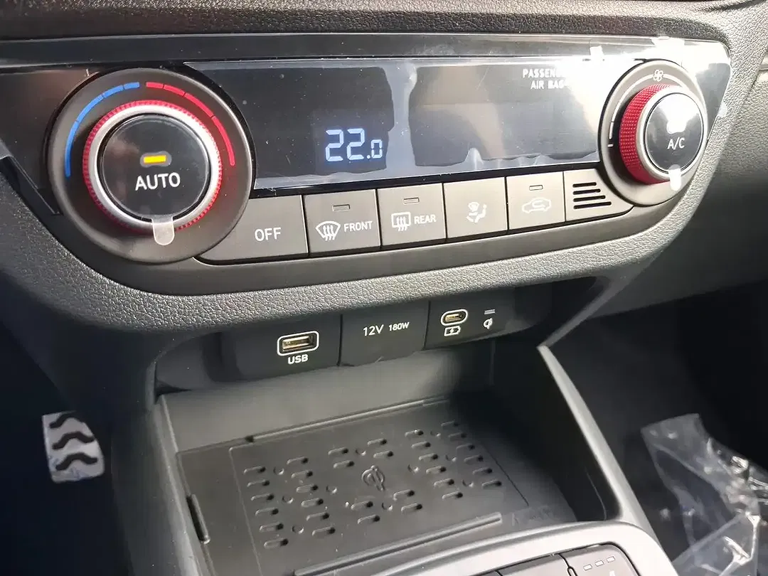 Hyundai i10 - Thumbnail 12