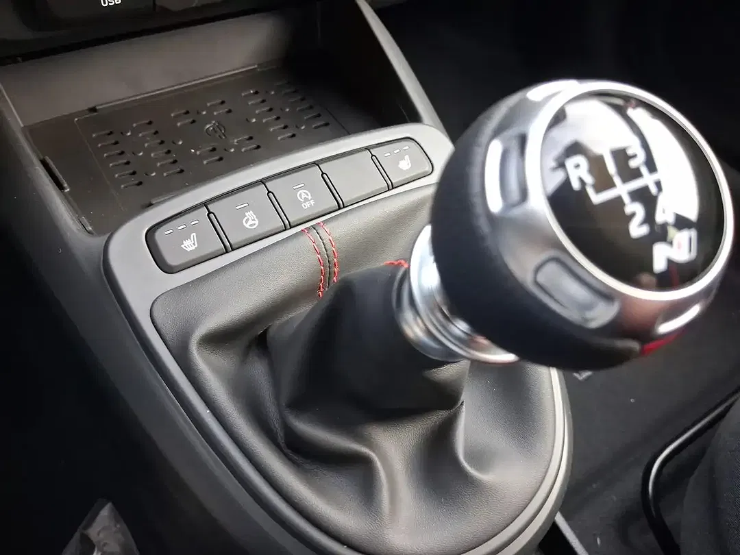 Hyundai i10 - Thumbnail 13