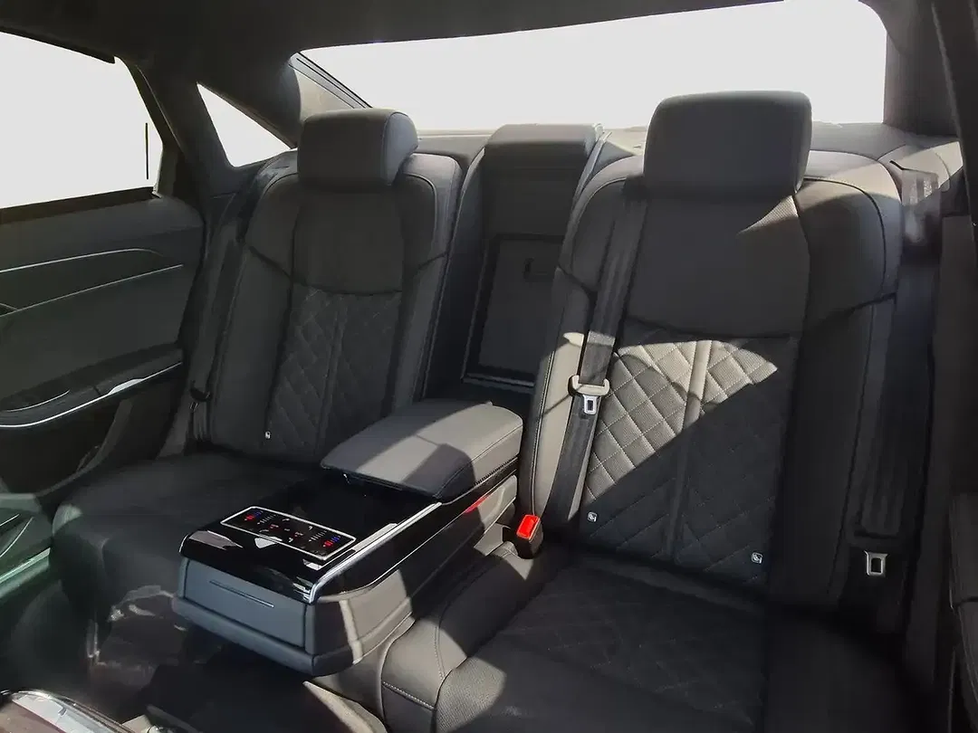 Audi S8 - Thumbnail 13