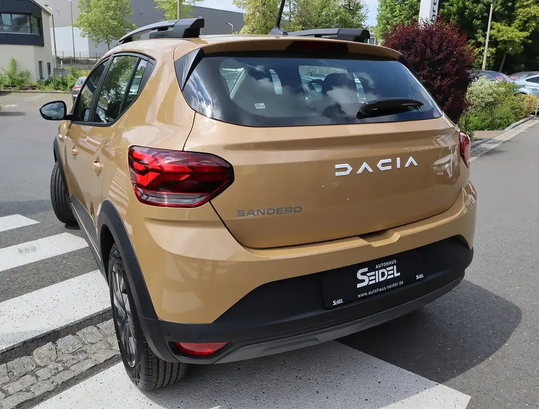 Dacia Sandero - Thumbnail 3