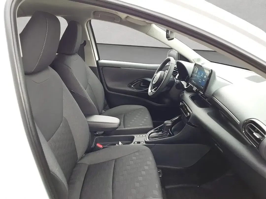 Toyota Yaris - Thumbnail 14