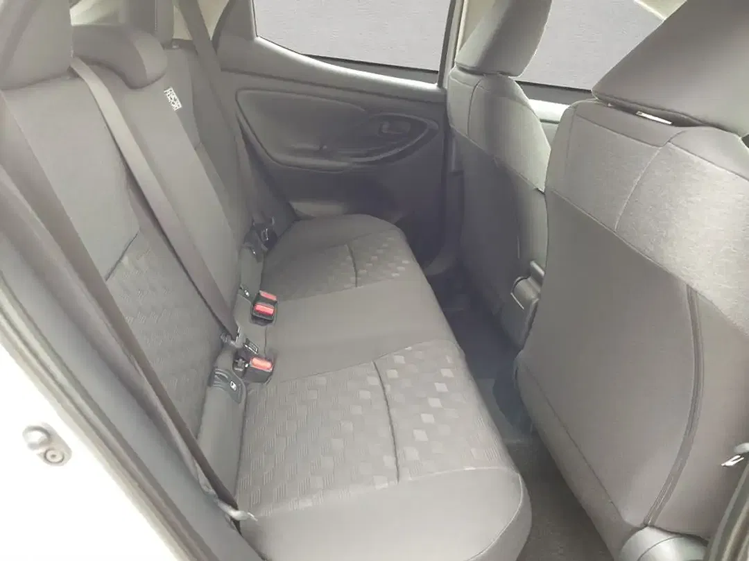 Toyota Yaris - Thumbnail 15