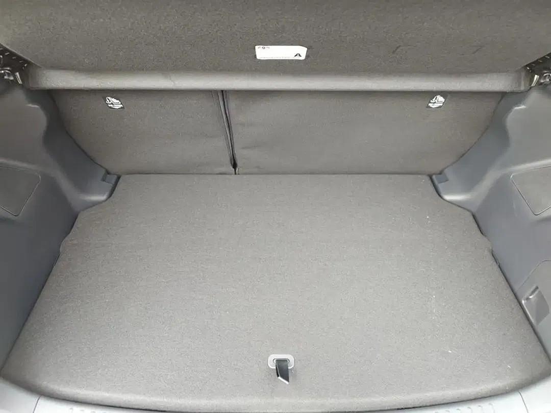 Toyota Yaris - Thumbnail 4