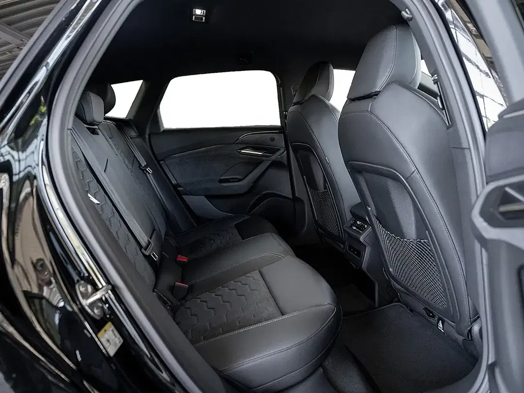 Audi A6 e-tron - Thumbnail 4