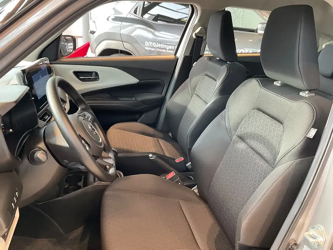 Suzuki Swift - Thumbnail 11