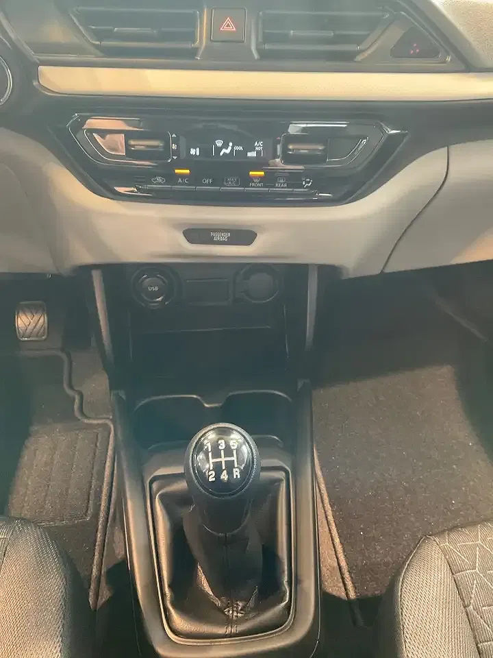 Suzuki Swift - Thumbnail 13