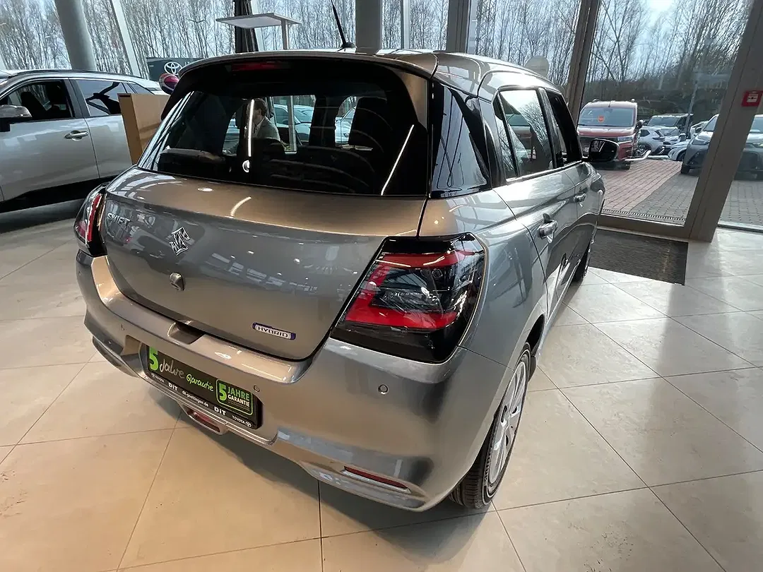Suzuki Swift - Thumbnail 5