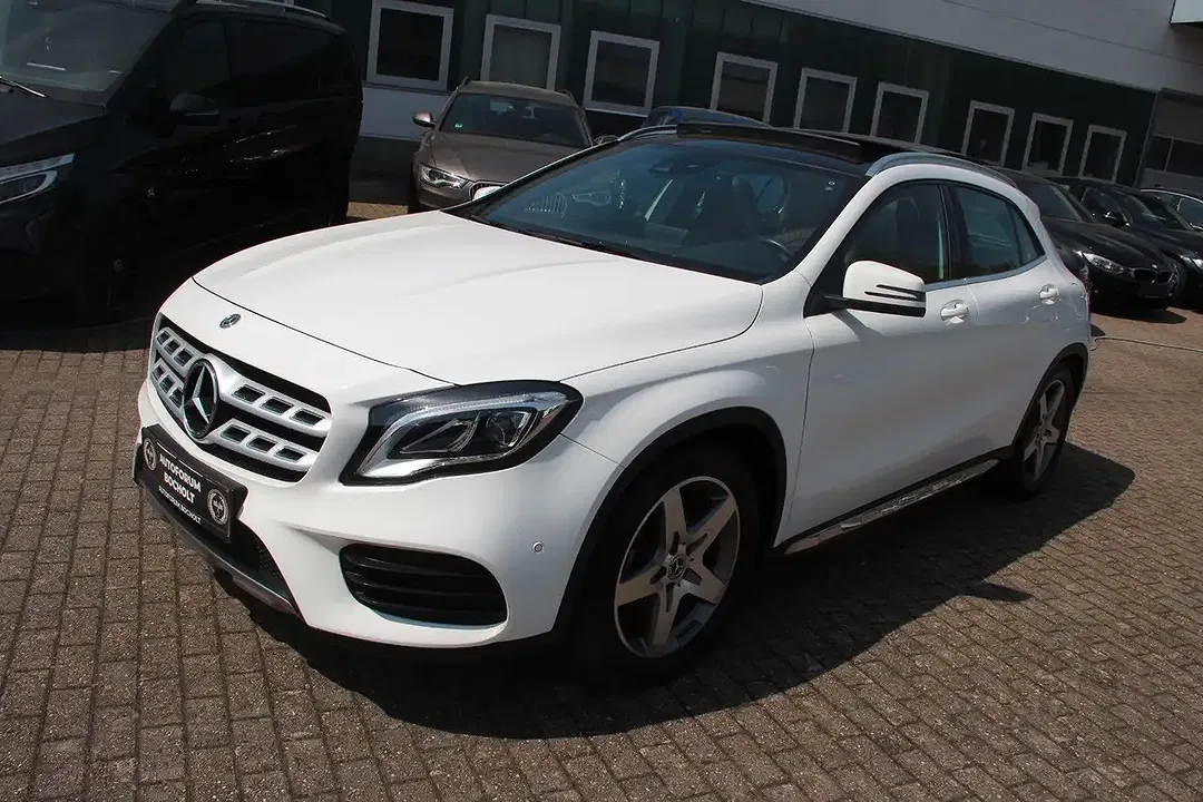Mercedes-Benz GLA 180 - Thumbnail 2
