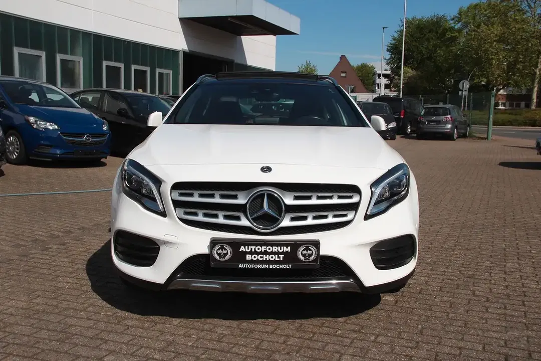 Mercedes-Benz GLA 180 - Thumbnail 9