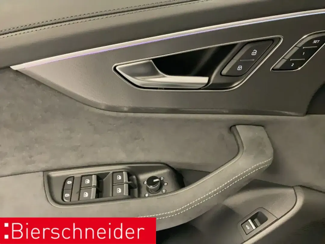Audi RS Q8 - Thumbnail 8