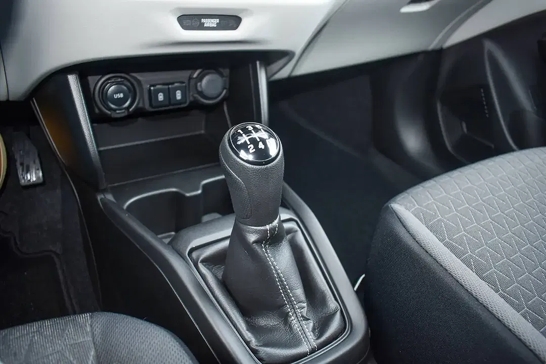 Suzuki Swift - Thumbnail 13