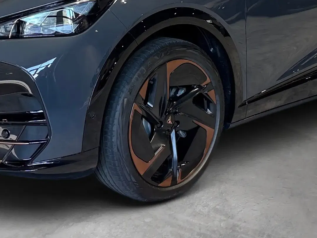 CUPRA Tavascan - Thumbnail 8
