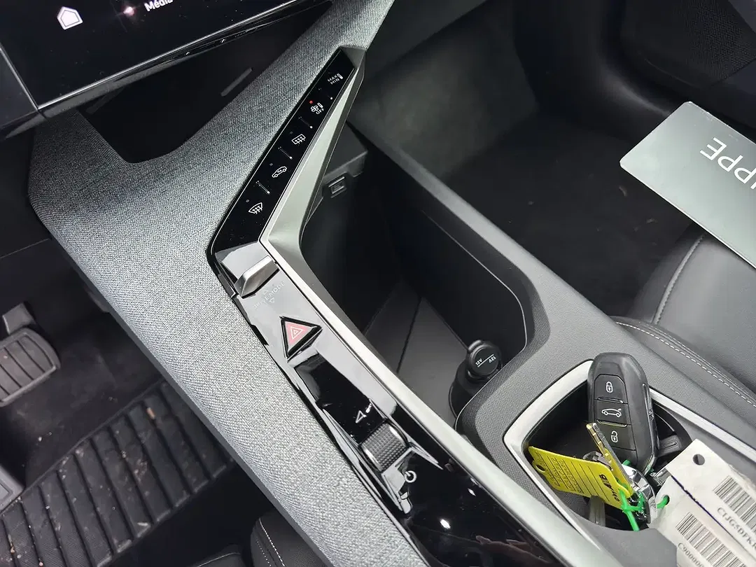 Peugeot 3008 - Thumbnail 9