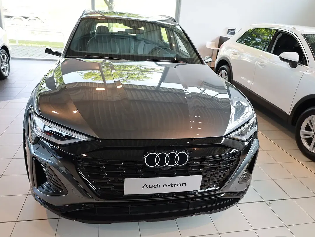 Audi SQ8 - Thumbnail 2