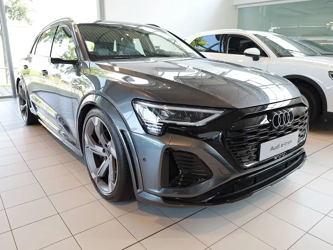 Audi SQ8 - Thumbnail 3