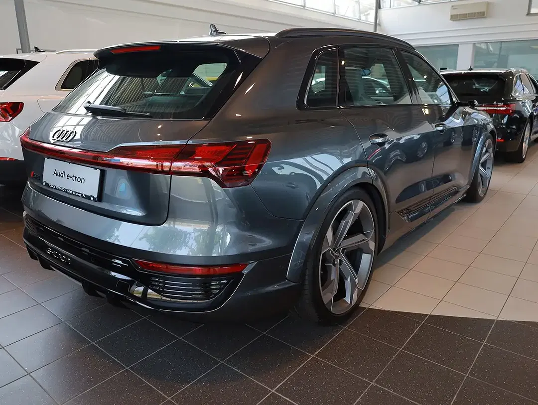 Audi SQ8 - Thumbnail 4