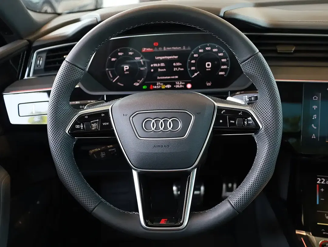 Audi SQ8 - Thumbnail 8