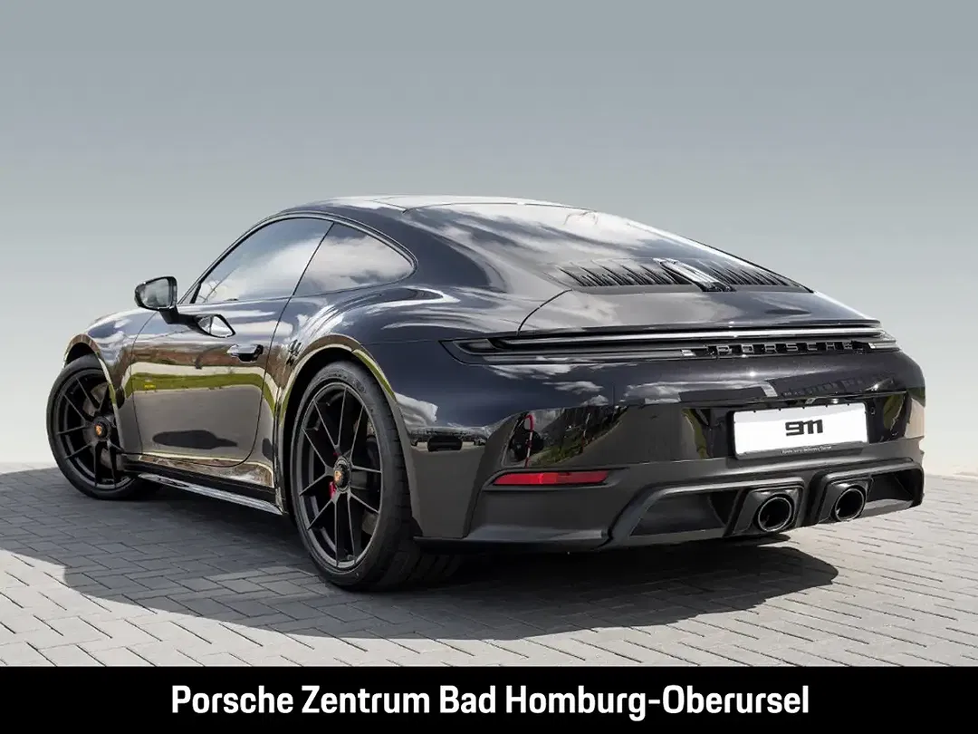 Porsche 992 - Thumbnail 3