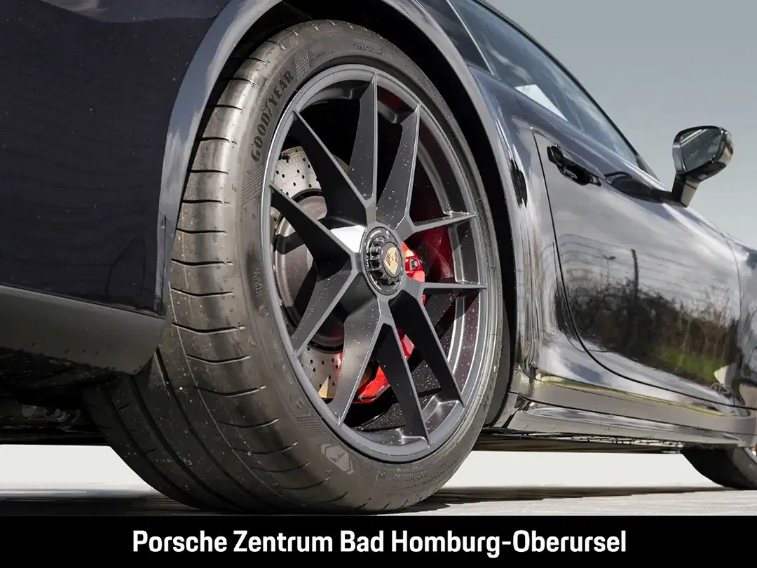 Porsche 992 - Thumbnail 6