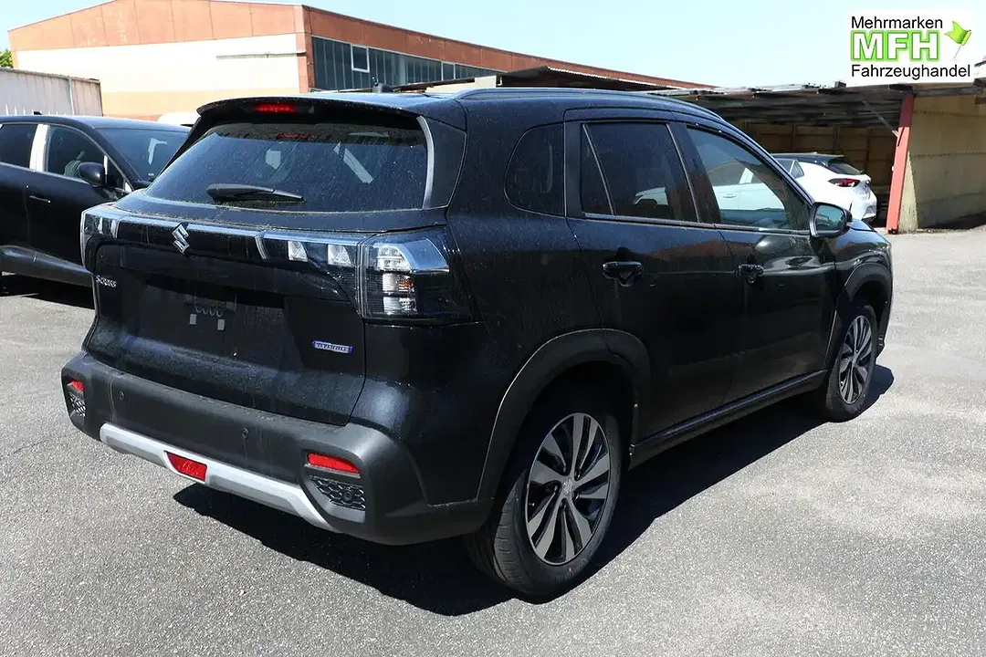 Suzuki S-Cross - Thumbnail 2