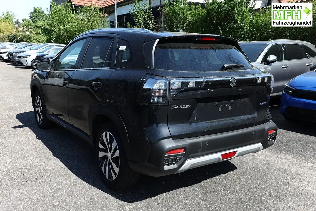 Suzuki S-Cross - Thumbnail 3