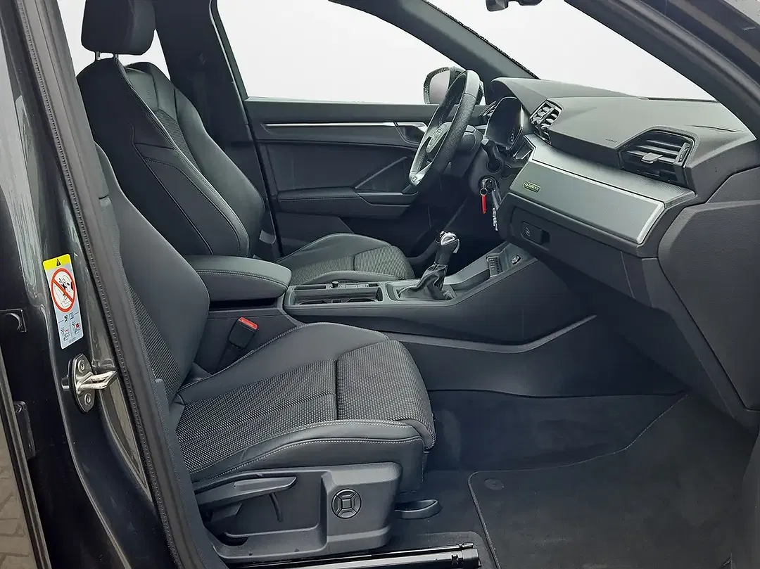 Audi Q3 - Thumbnail 13