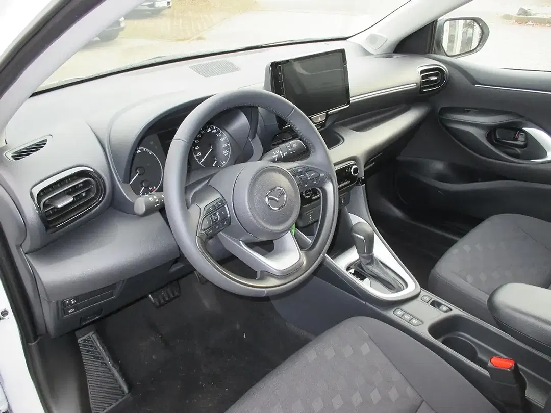 Mazda 2 - Thumbnail 11