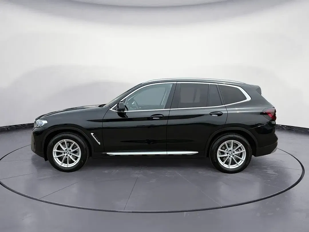 BMW X3 - Thumbnail 1