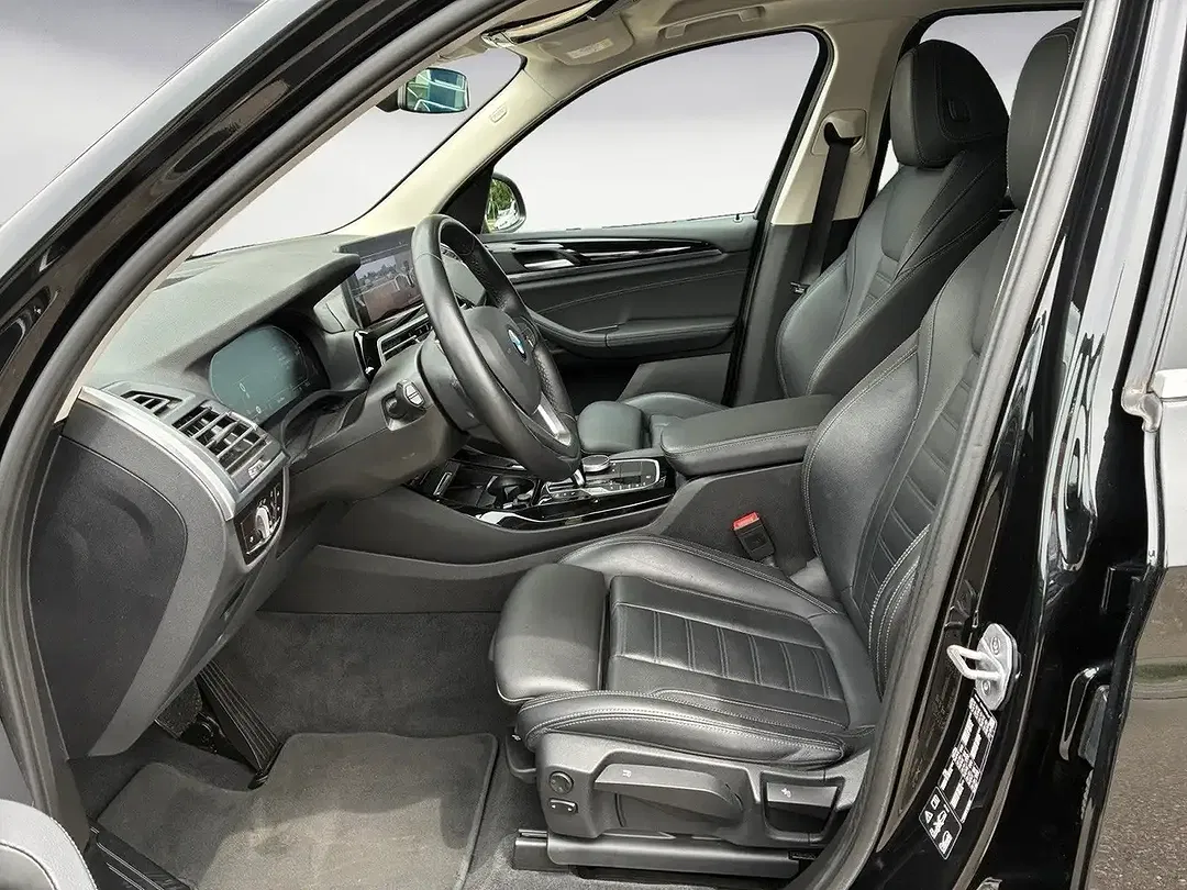 BMW X3 - Thumbnail 6