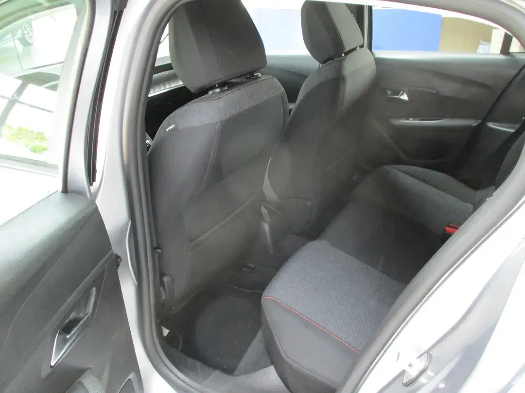 Peugeot 208 - Thumbnail 12