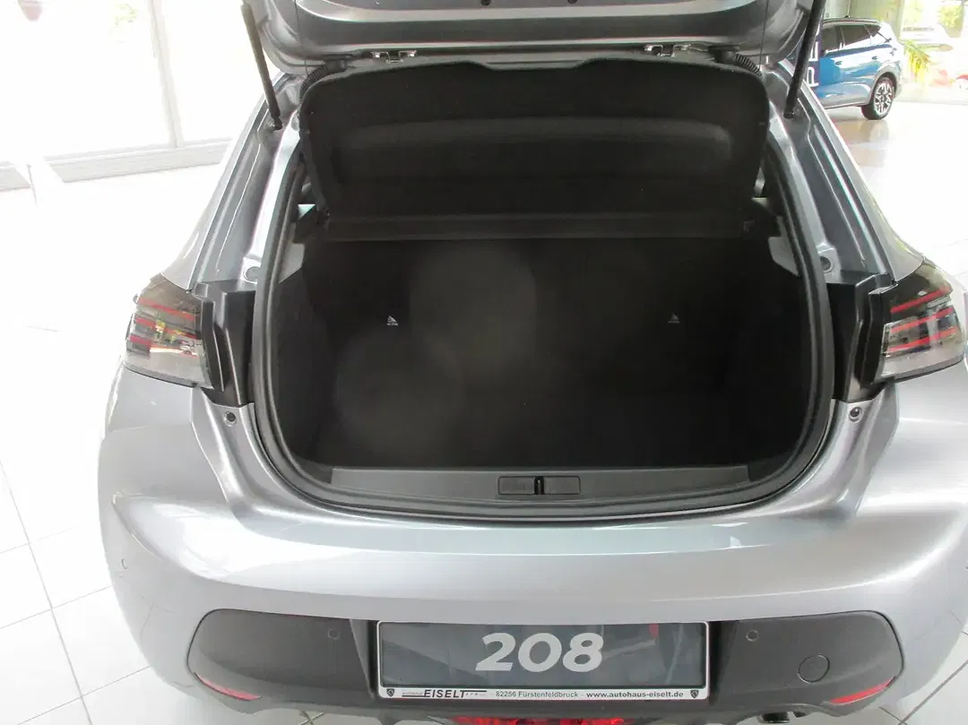 Peugeot 208 - Thumbnail 13